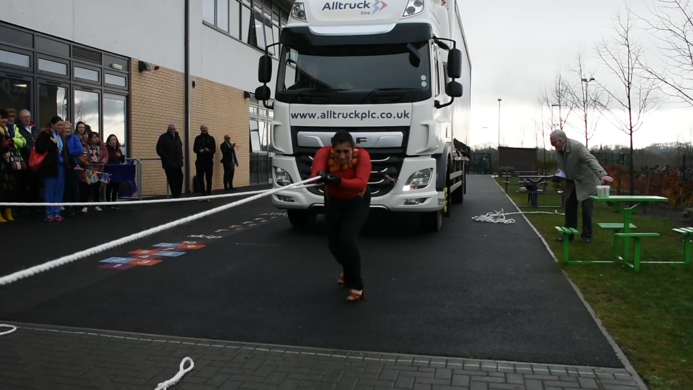 World record, heaviest truck pull, guinness World Record, Heaviest truck pull ever, in high heels, Asha Rani, Manjit Singh
